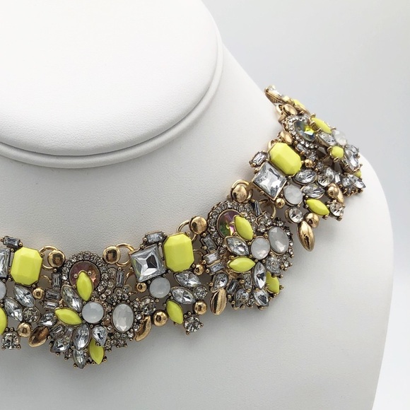 NWT AVA Statement Bib Necklace in Gold - Yellow - Picture 6 of 8